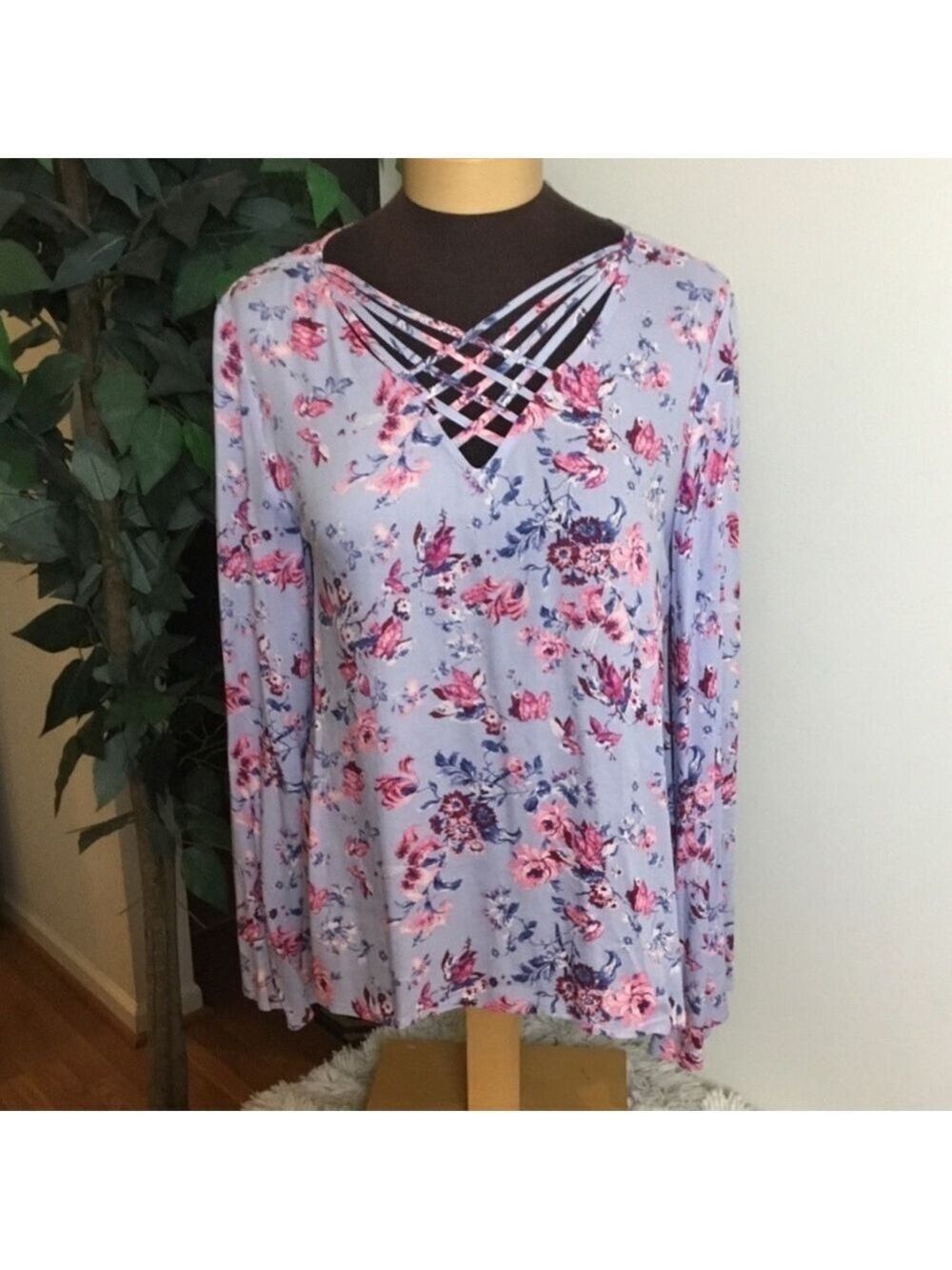 Pink Republic Floral Strappy Neck Long Sleeve Top Blue Large NWT